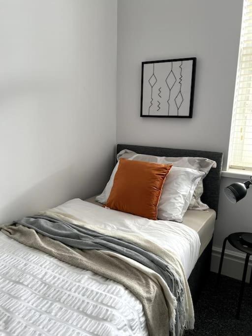 Stunning Flat Close To Beach Swansea Eksteriør billede