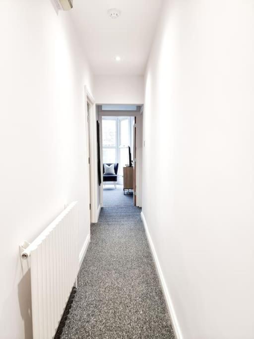 Stunning Flat Close To Beach Swansea Eksteriør billede