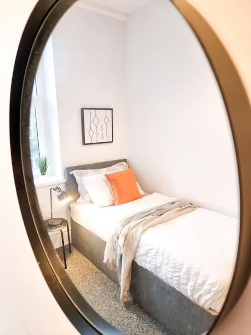 Stunning Flat Close To Beach Swansea Eksteriør billede
