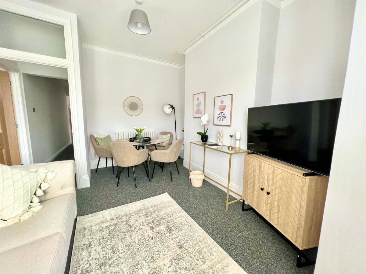 Stunning Flat Close To Beach Swansea Eksteriør billede